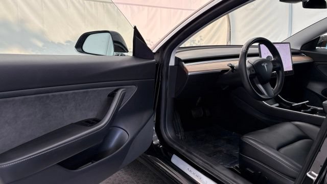 Used 2019 Tesla Model 3 Standard Range Plus RWD image 31