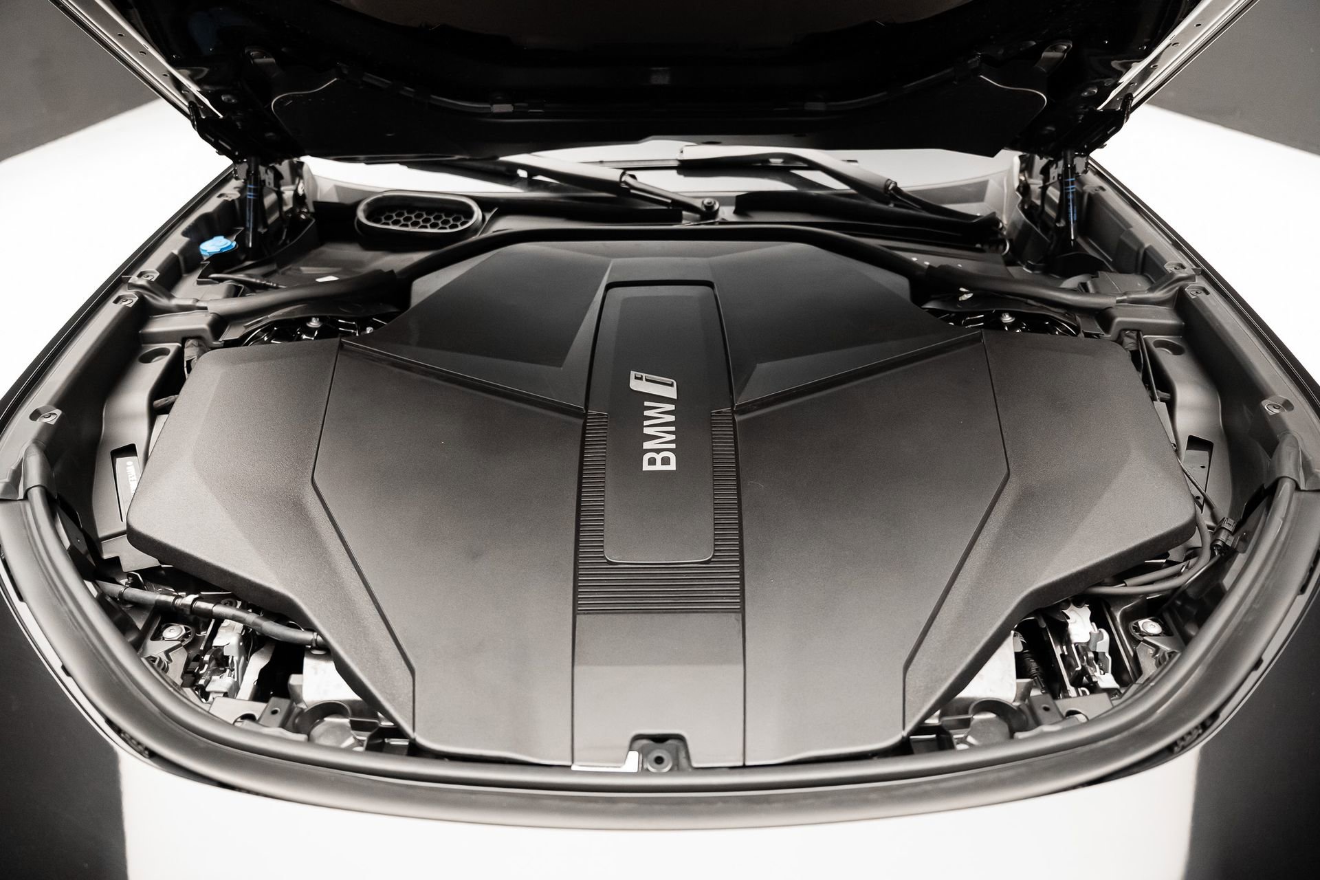 Used 2024 BMW i7 xDrive60 w/ Executive Package image 76