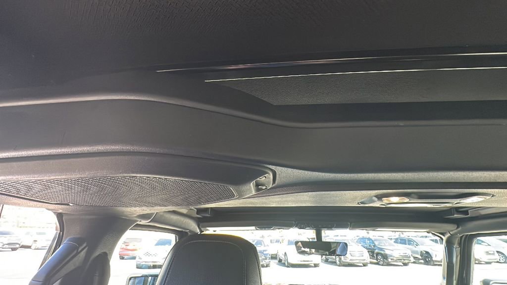 Used 2022 Jeep Wrangler Unlimited Sahara AWD/4WD image 20