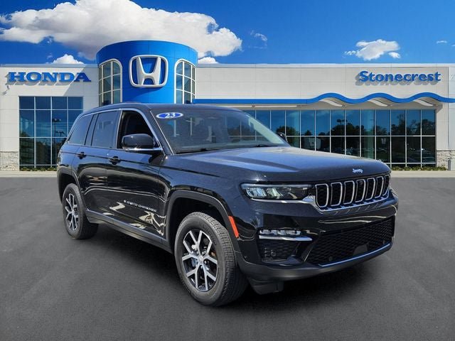 Used 2023 Jeep Grand Cherokee Limited w/ Luxury Tech Group II AWD/4WD image 1