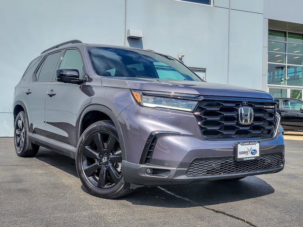 Used 2025 Honda Pilot Black Edition image 1