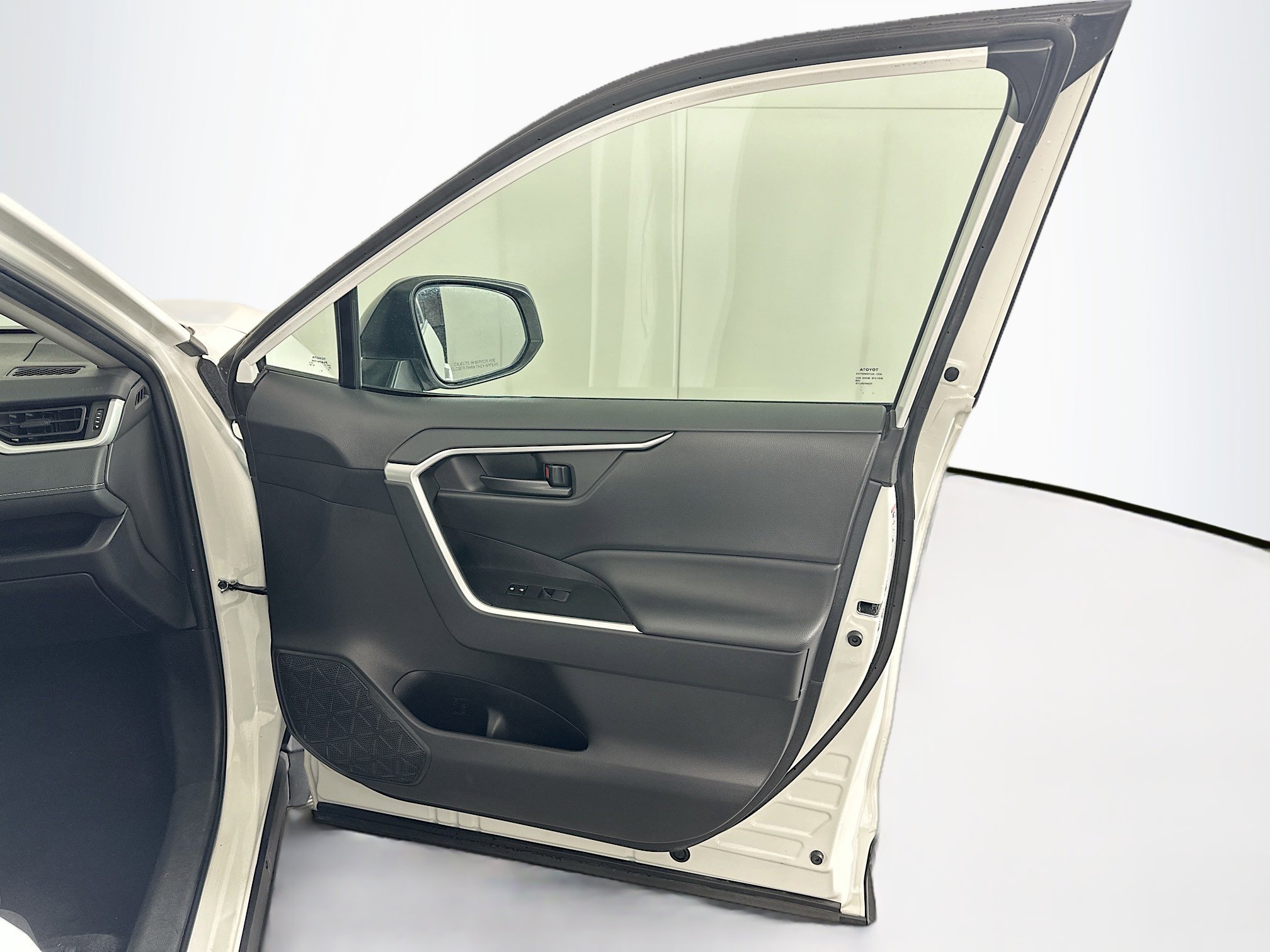 Used 2024 Toyota RAV4 LE image 30