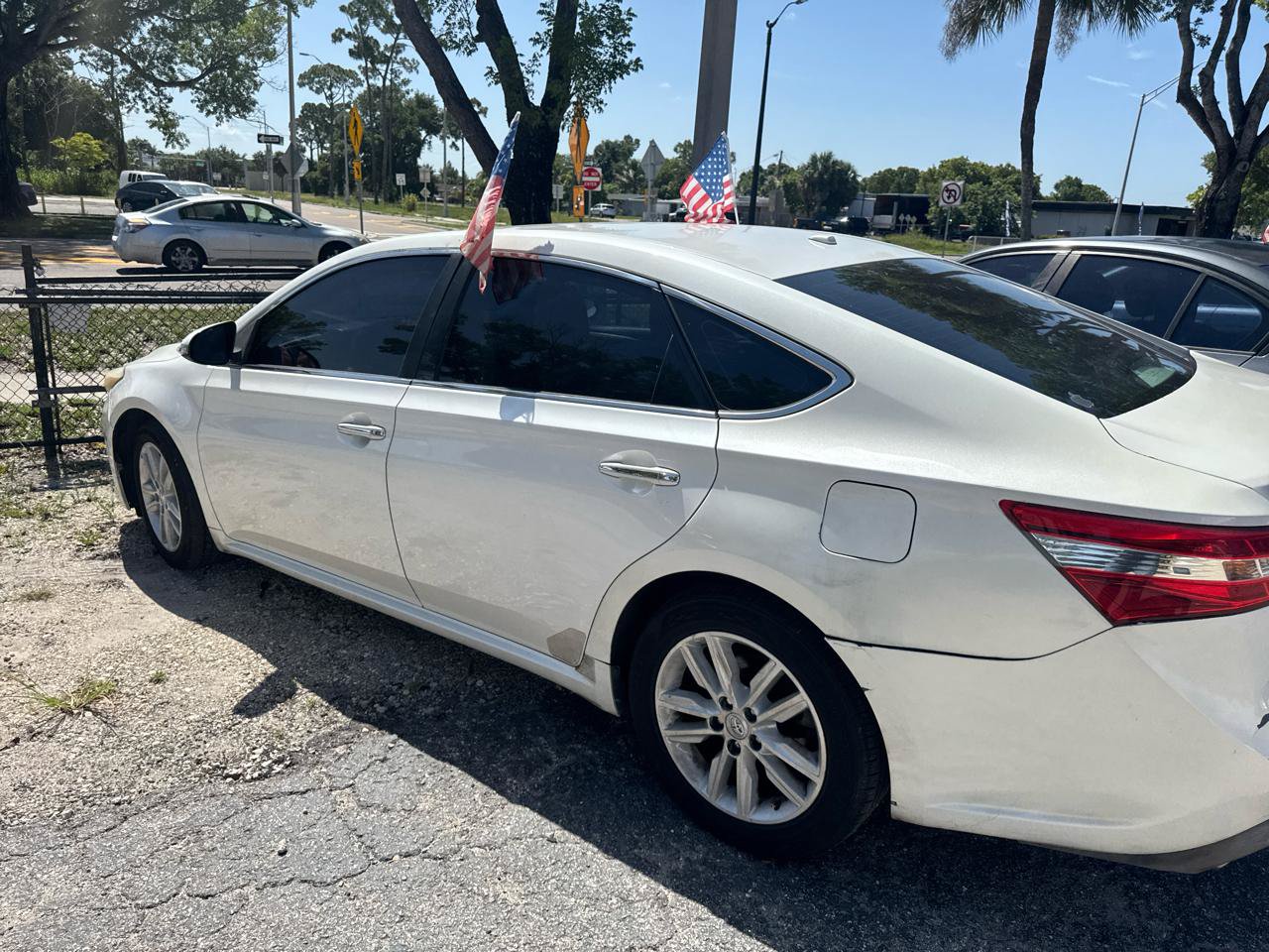 Used 2015 Toyota Avalon XLE FWD image 4