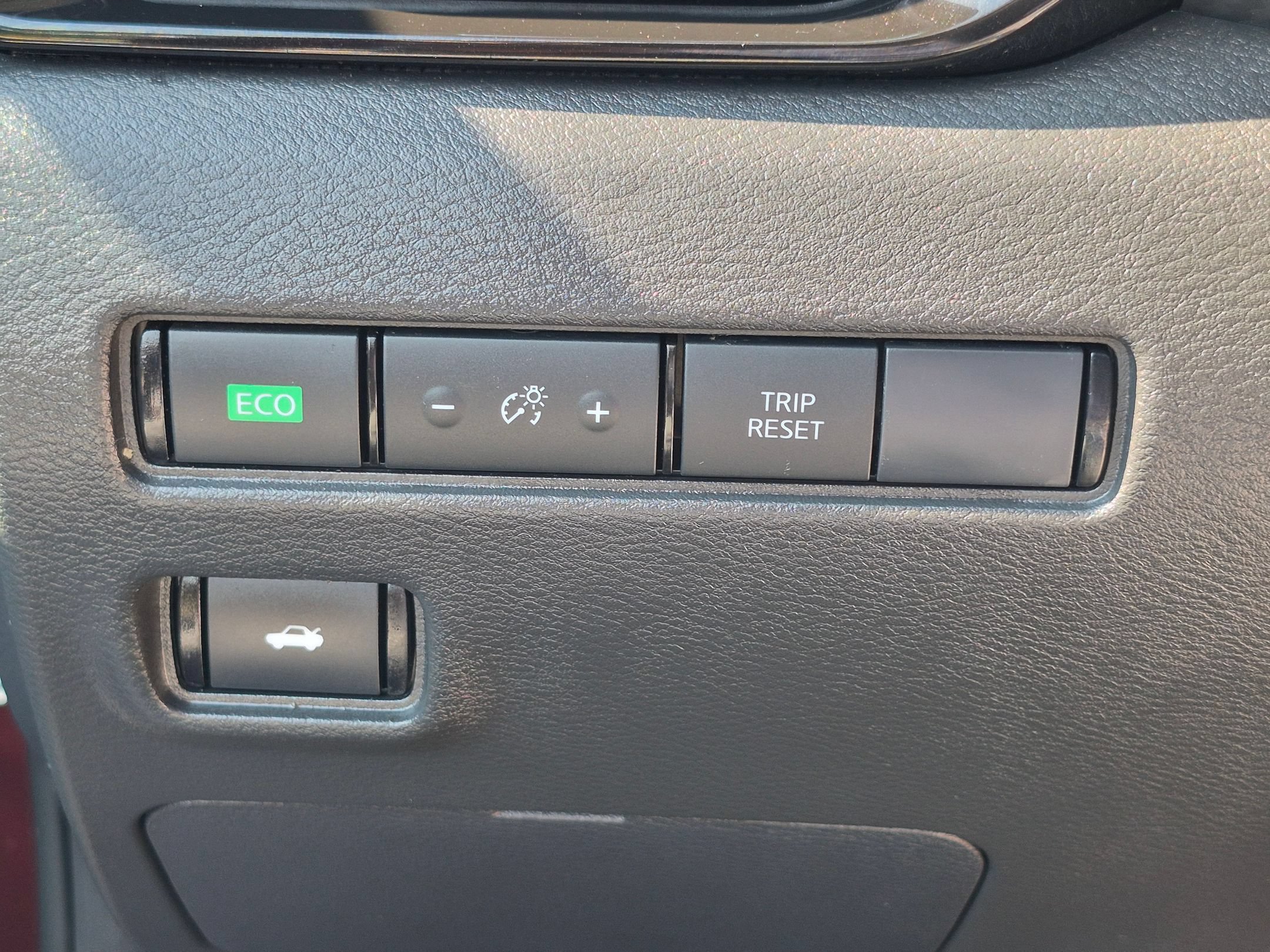 Used 2025 Nissan Sentra SV w/ All-Weather Package FWD image 17