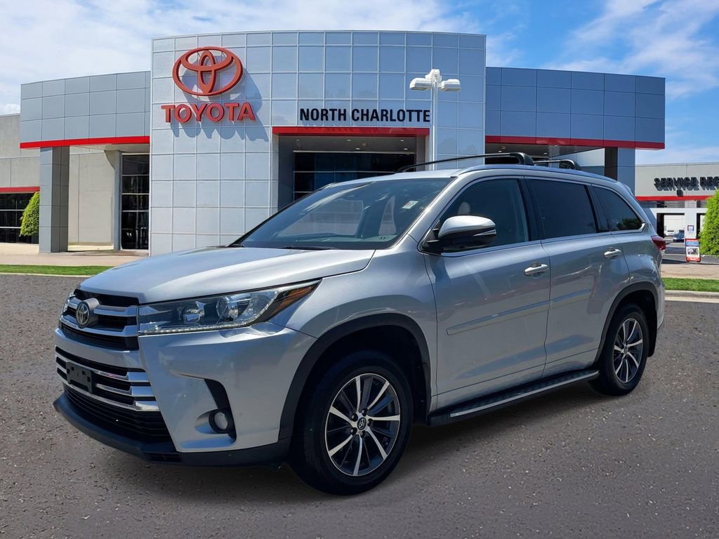 Used 2018 Toyota Highlander Limited AWD/4WD image 3