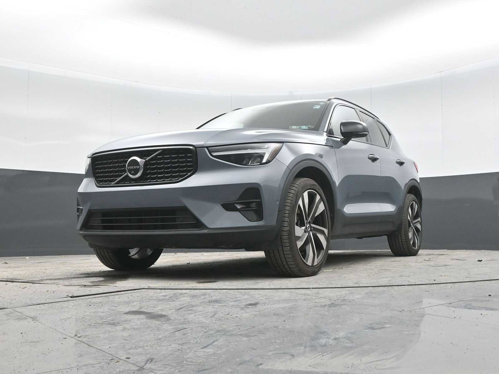 Used 2023 Volvo XC40 B5 Plus w/ Driver Assist Package image 26