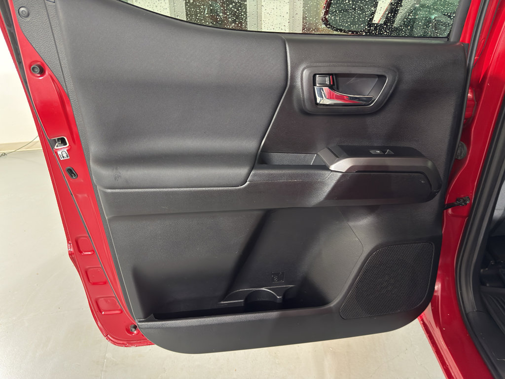 Used 2019 Toyota Tacoma TRD Off-Road image 13