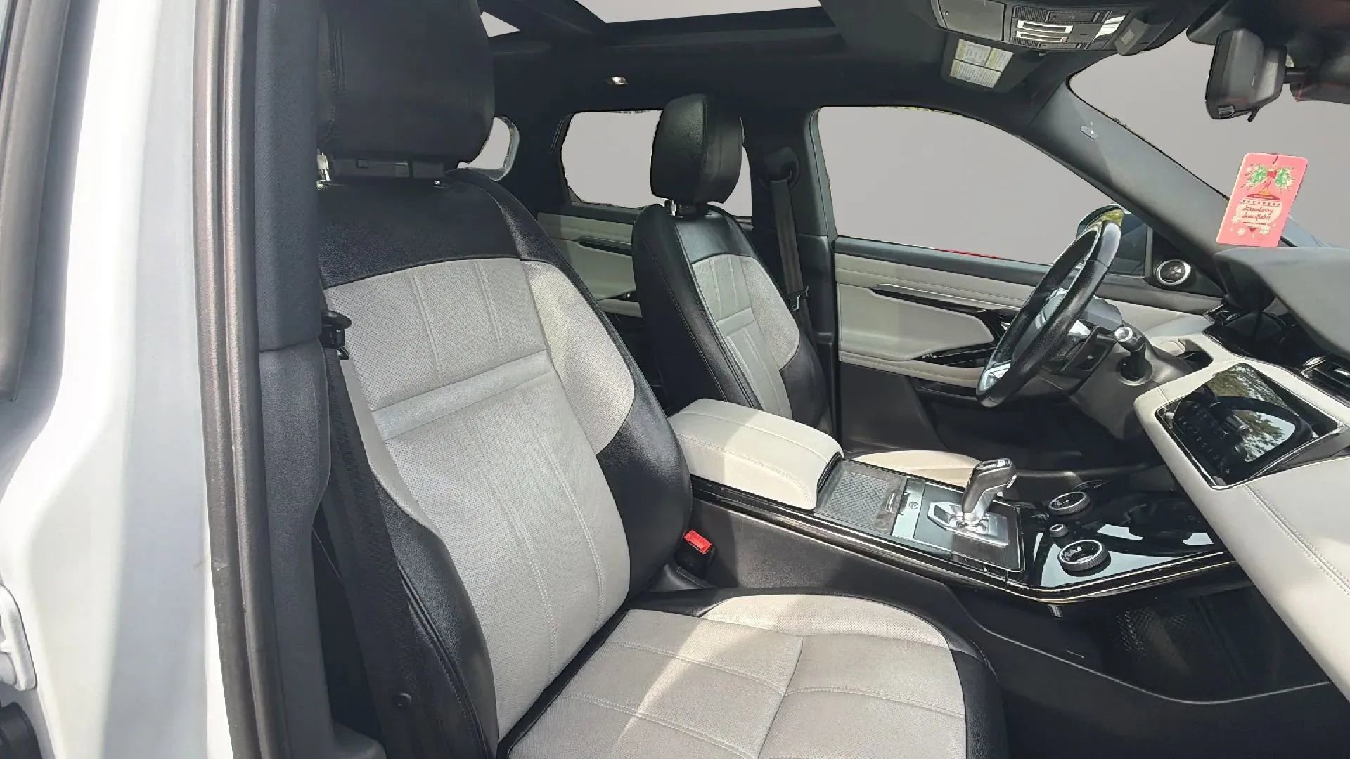 Used 2020 Land Rover Range Rover Evoque R-Dynamic S image 15