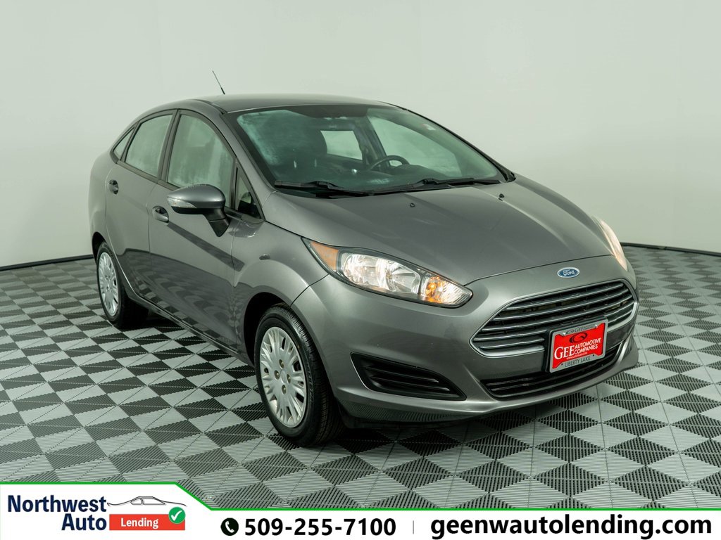 Used 2014 Ford Fiesta SE w/ SE Fuel Economy Package image 2