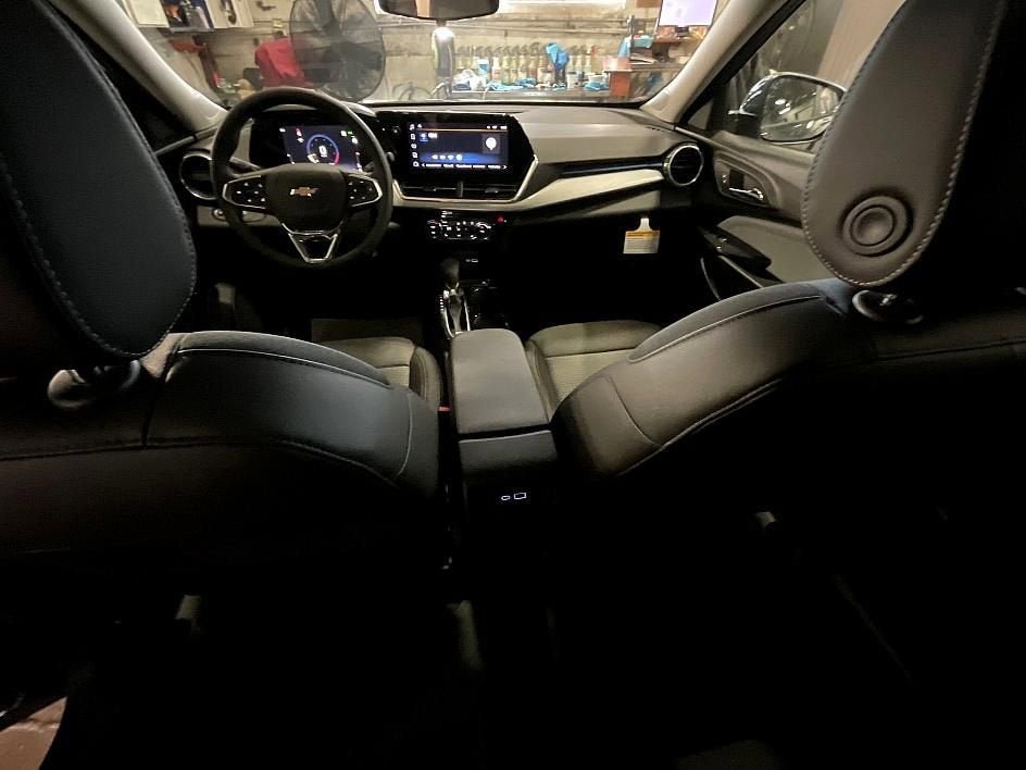 New 2026 Chevrolet Trax LT w/ Driver Confidence Package FWD image 3