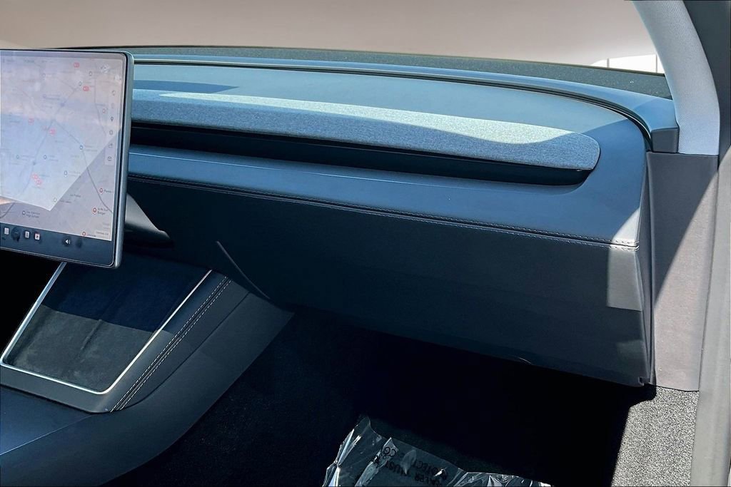 Used 2026 Tesla Model Y 2WD image 24