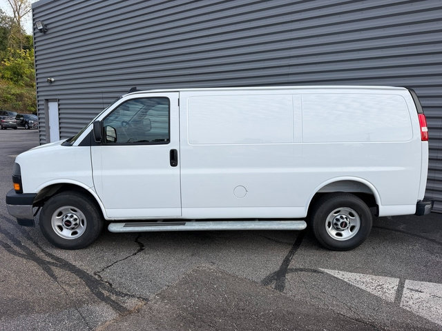 Used 2025 GMC Savana 2500 w/ Driver Convenience Package RWD image 2