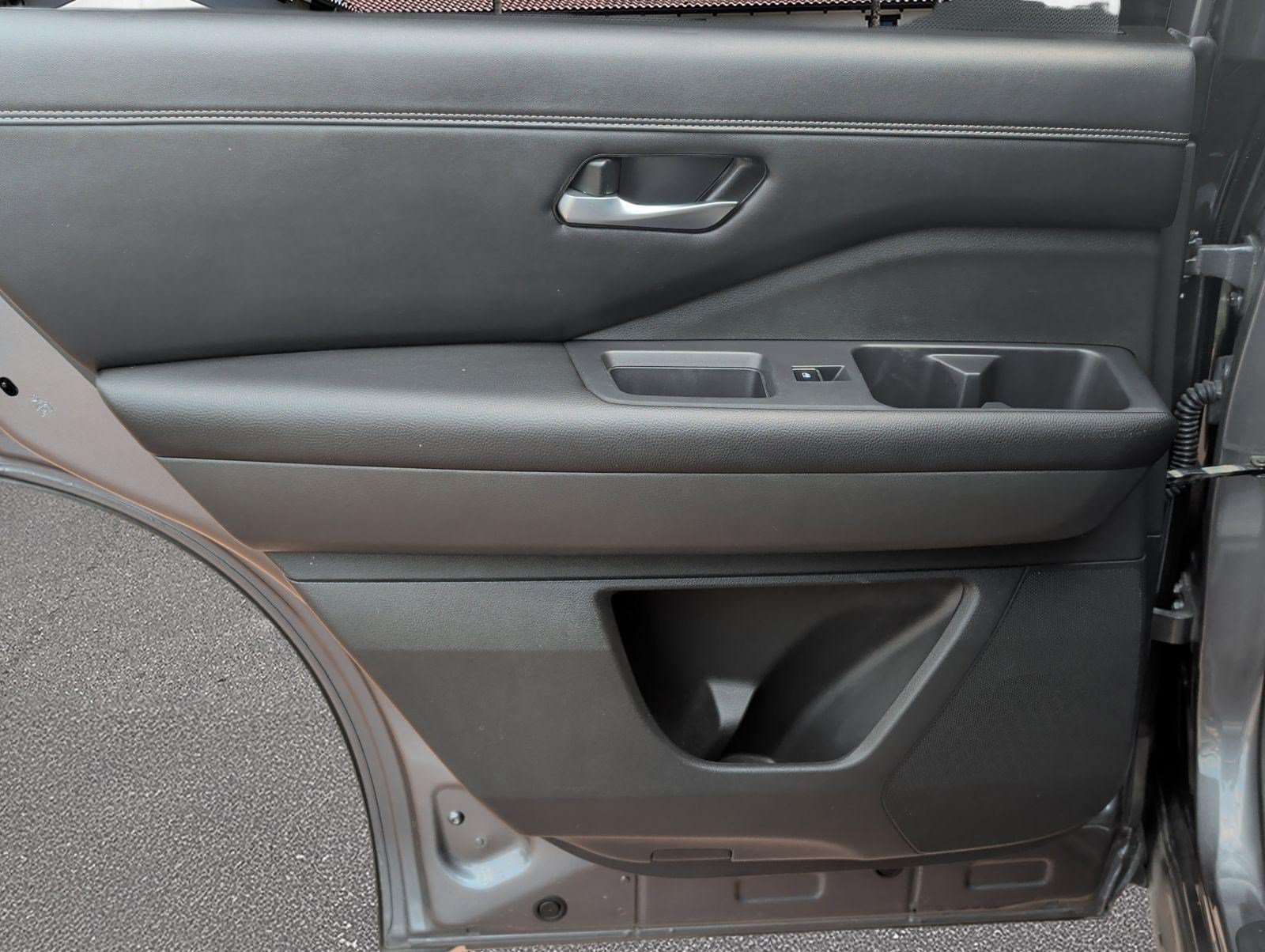 Used 2024 Nissan Pathfinder Platinum w/ Cargo Package FWD image 23
