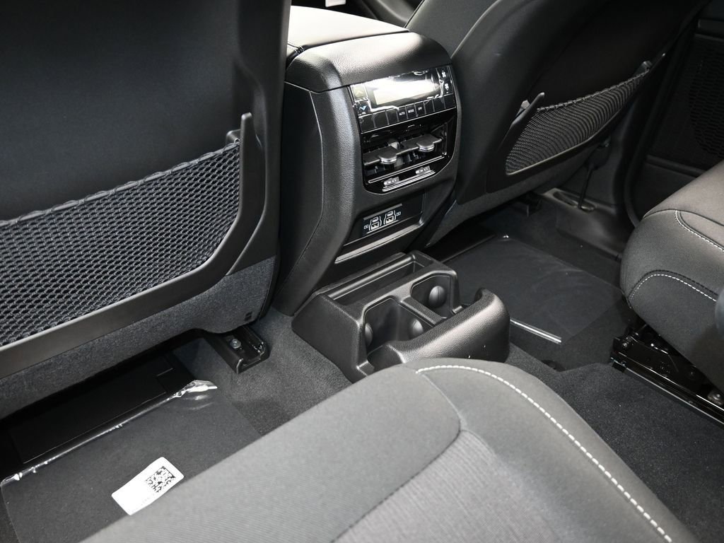 Used 2024 Jeep Grand Cherokee L Laredo image 29