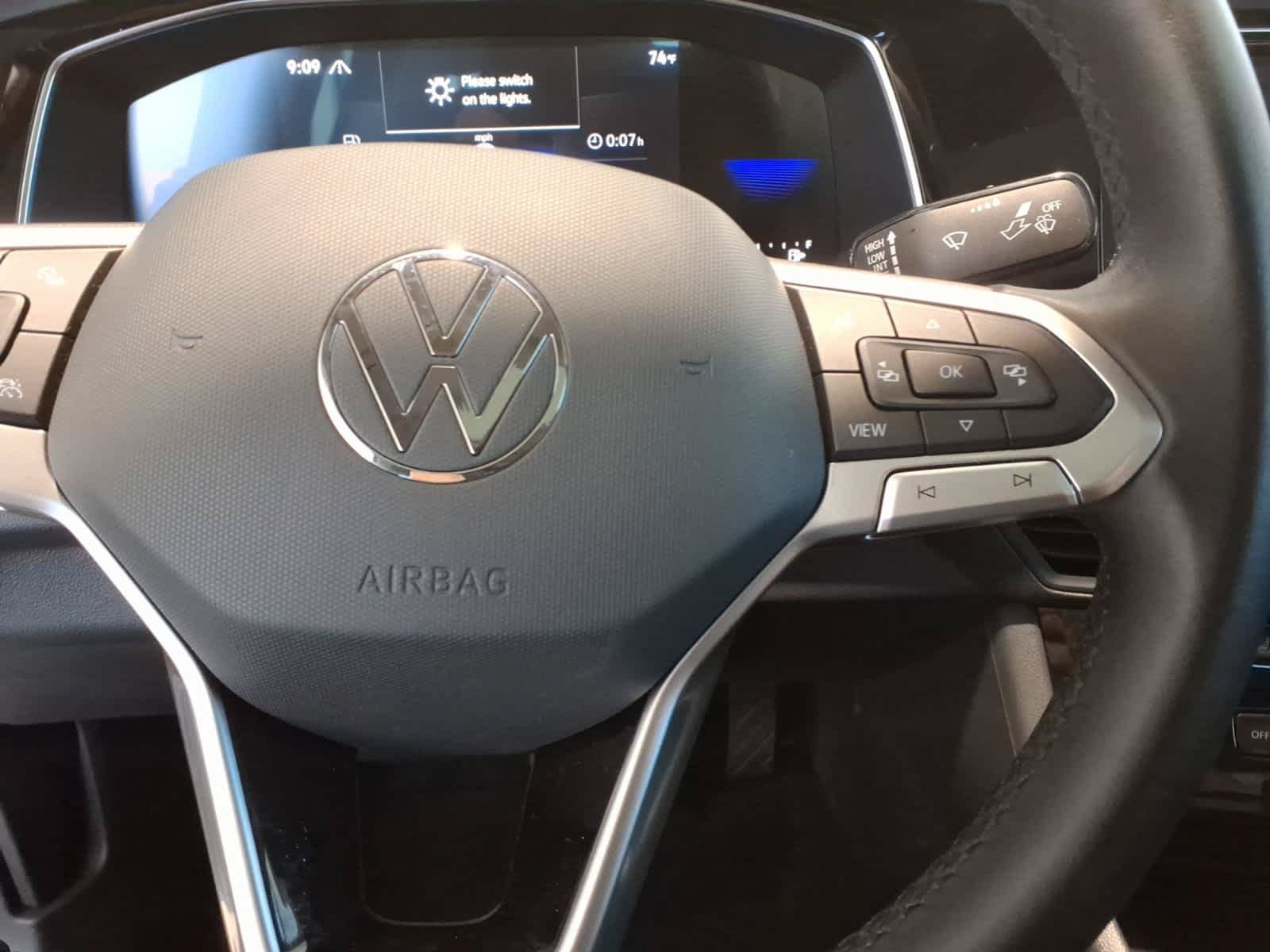 Used 2023 Volkswagen Jetta SE w/ Panoramic Sunroof Package FWD image 19