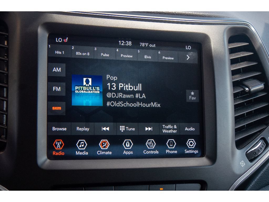 Used 2022 Jeep Cherokee Latitude Lux AWD/4WD image 24