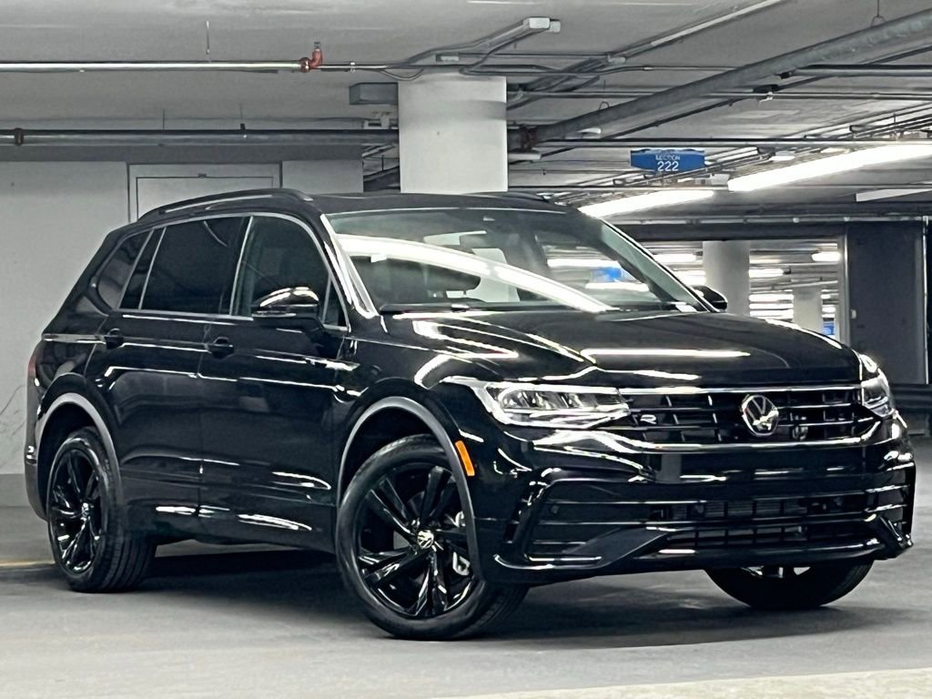 Used 2024 Volkswagen Tiguan SE R-Line image 2