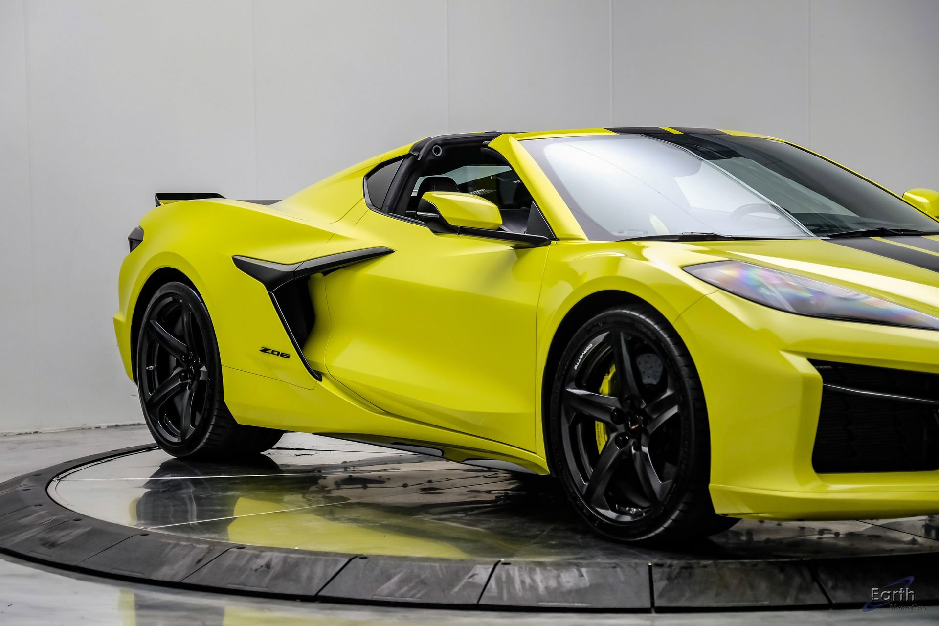 Used 2024 Chevrolet Corvette Z06 w/ Stealth Interior Trim Package RWD image 35