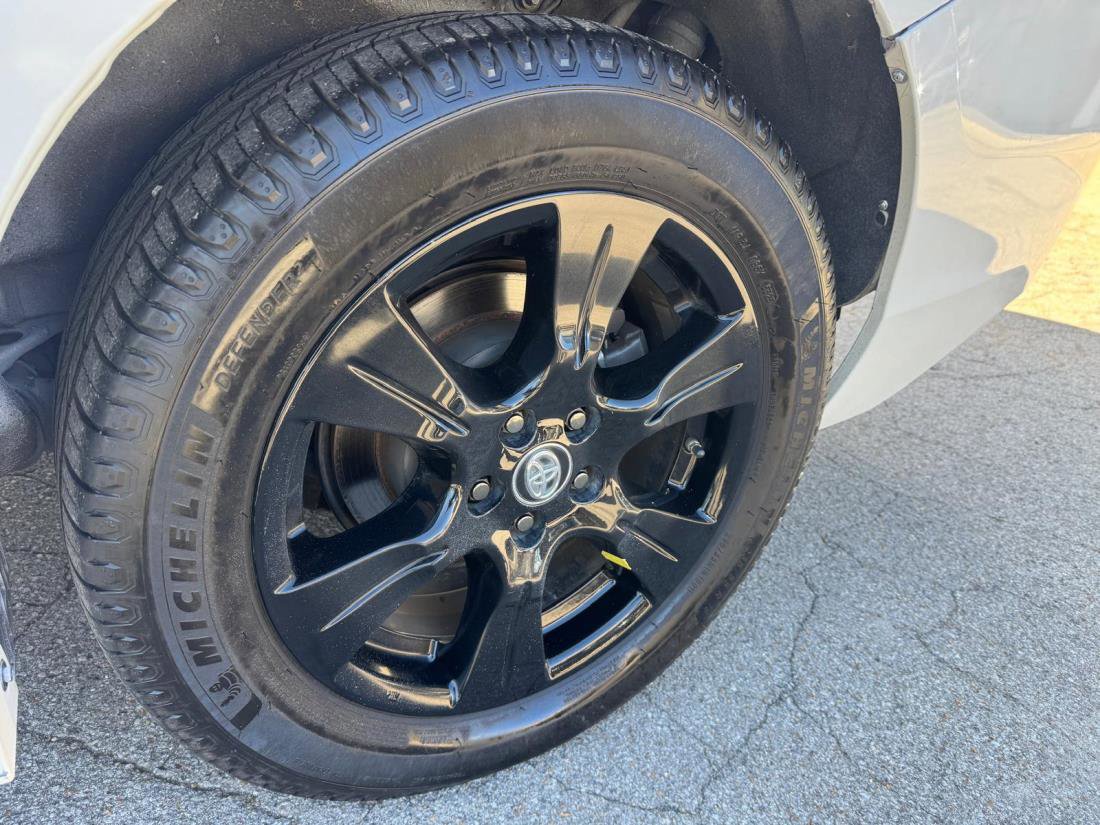 Used 2020 Toyota Sienna SE Premium w/ Nightshade Edition image 9