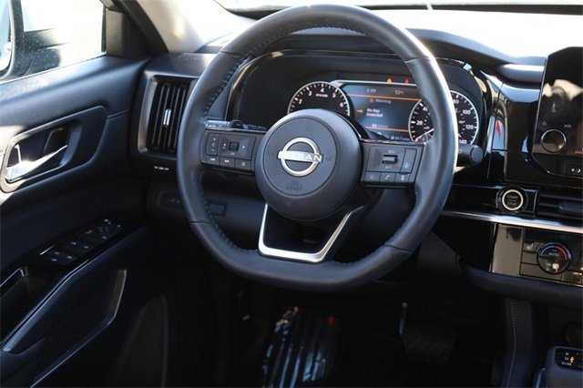 Certified 2024 Nissan Pathfinder SL image 26