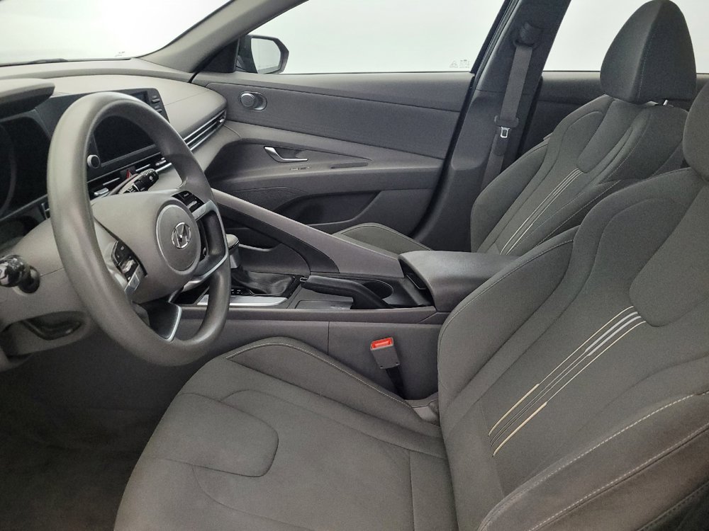 Used 2023 Hyundai Elantra SEL w/ Cargo Package FWD image 17