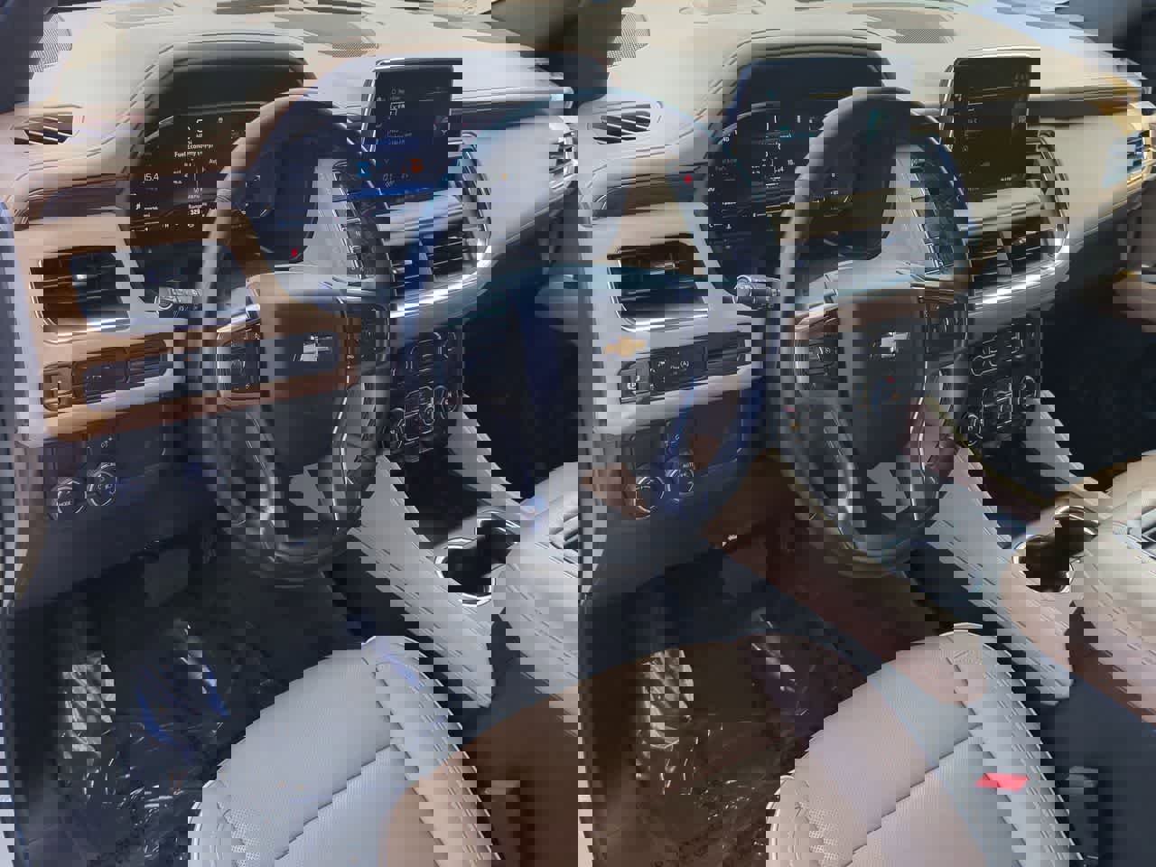 Used 2024 Chevrolet Suburban Premier RWD image 10