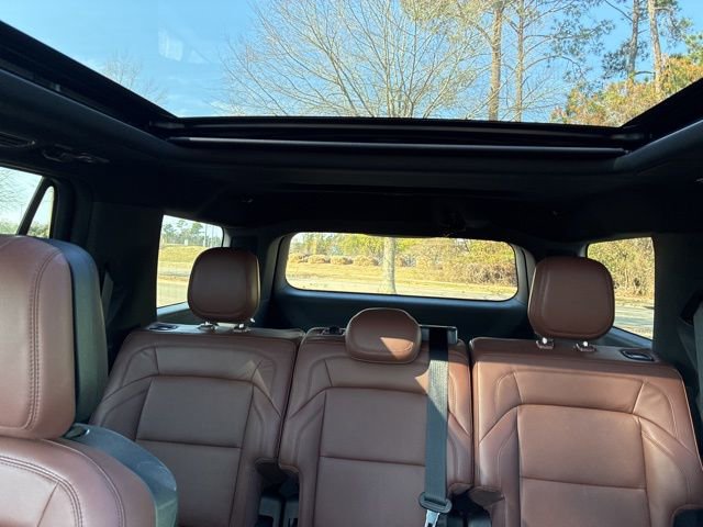 Certified 2025 Lincoln Navigator Reserve image 36