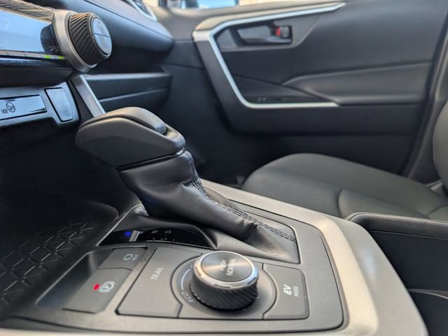 Used 2025 Toyota RAV4 LE image 19