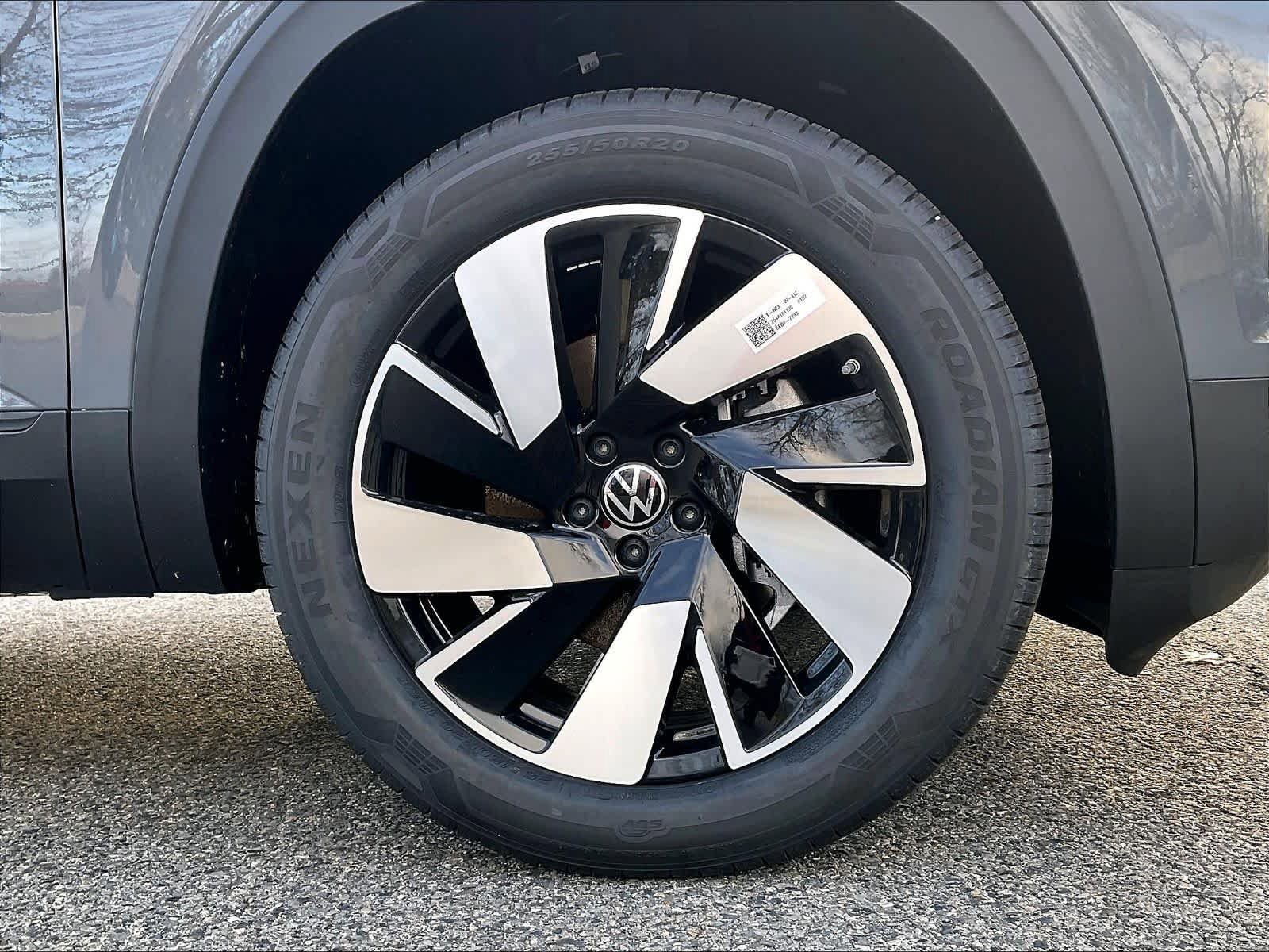 New 2026 Volkswagen Atlas Cross Sport SE AWD/4WD image 8
