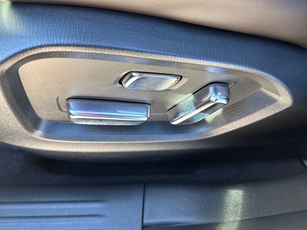Certified 2025 MAZDA CX-5 Signature image 11
