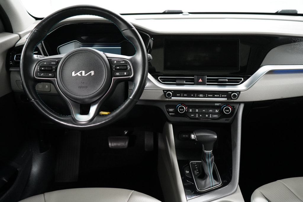 Used 2022 Kia Niro EX Premium FWD image 13
