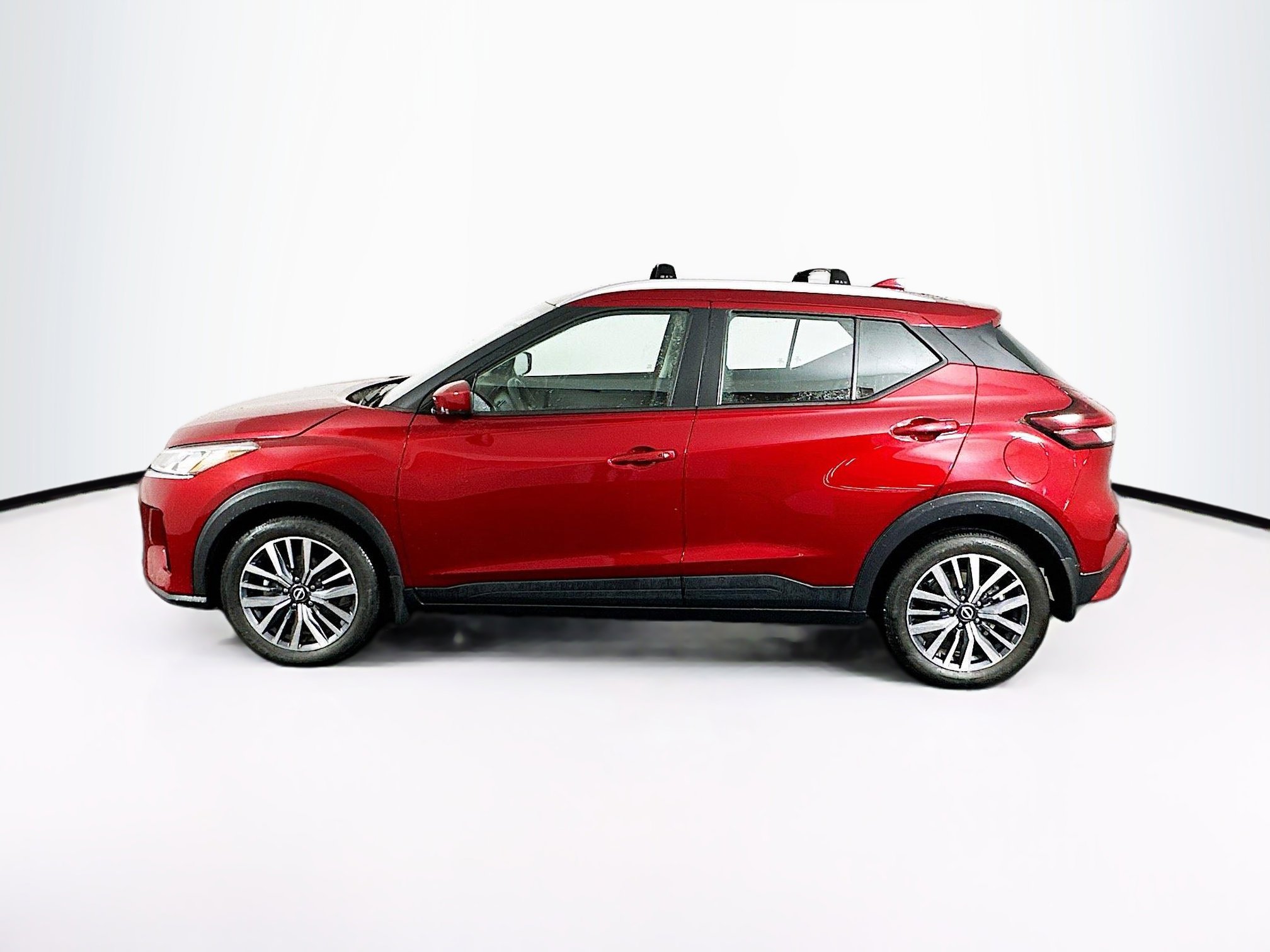 Used 2024 Nissan Kicks SV w/ Exterior Package image 4