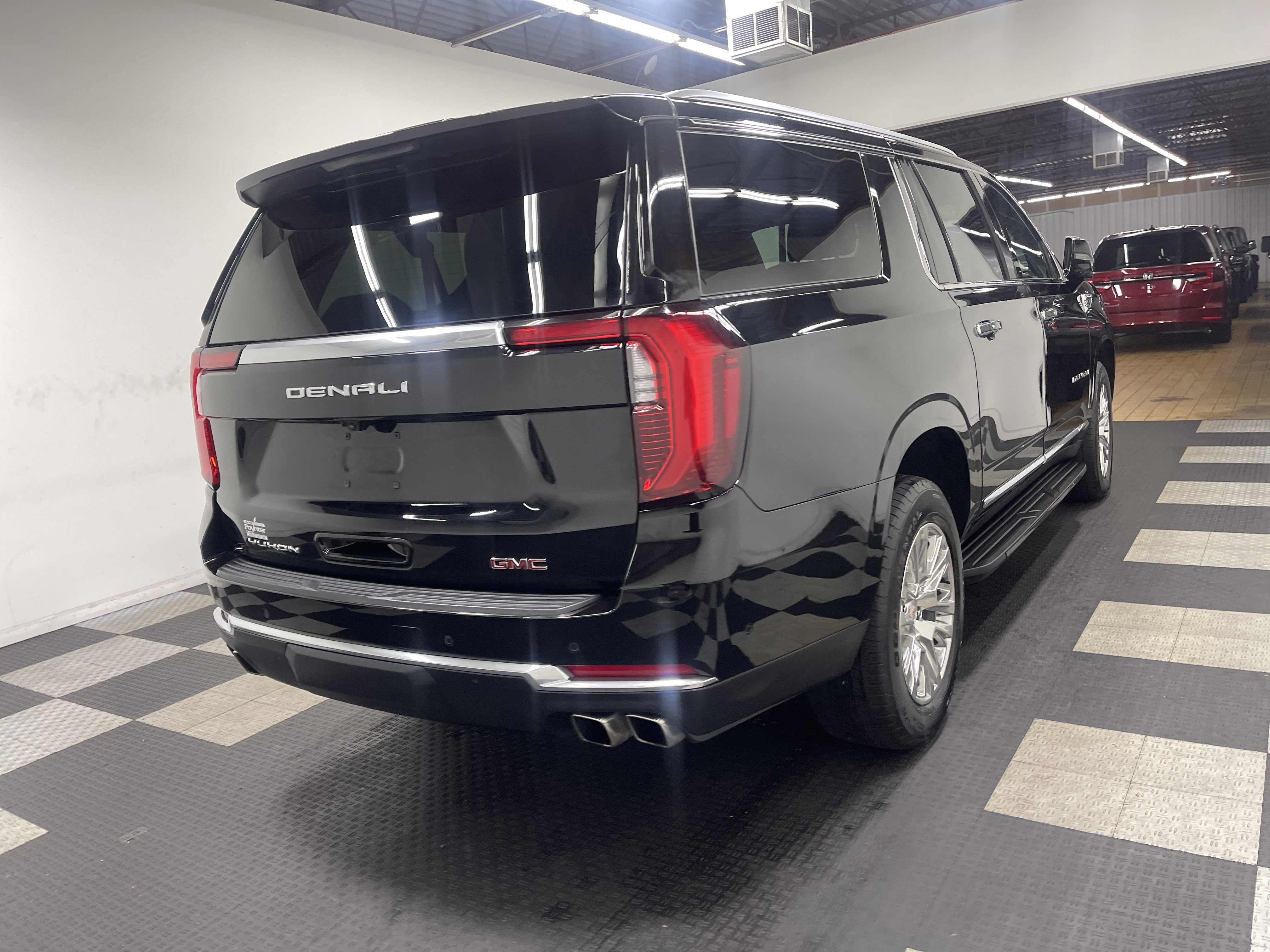 Used 2025 GMC Yukon XL Denali image 5