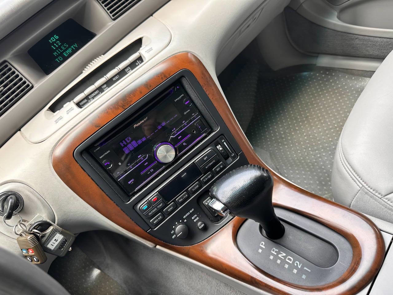 Used 1998 Lincoln Mark VIII RWD image 18