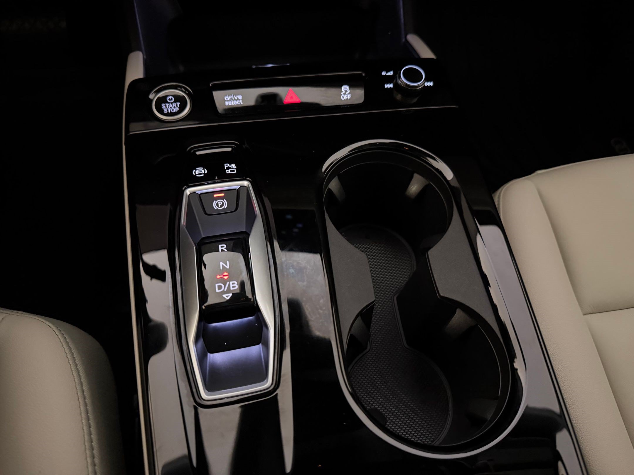 Certified 2025 Audi A6 e-tron Premium w/ Ultra Package AWD/4WD image 18