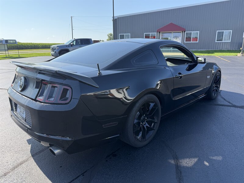 Used 2013 Ford Mustang GT RWD image 7