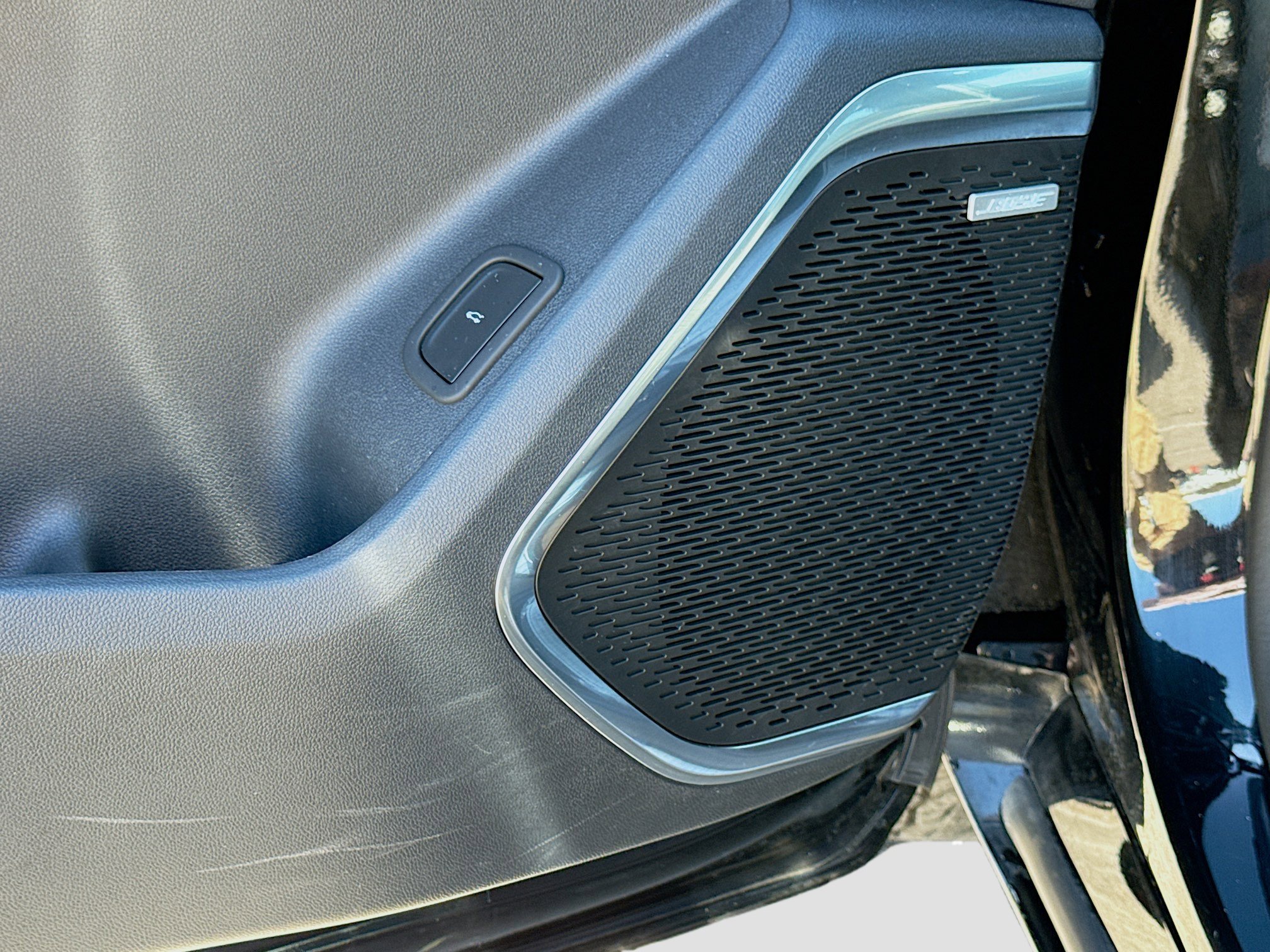 Used 2024 GMC Acadia Denali w/ LPO, Cargo Package image 26