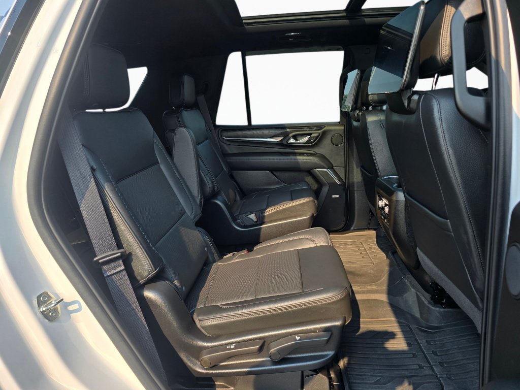 Used 2024 GMC Yukon Denali w/ Advanced Technology Package AWD/4WD image 26