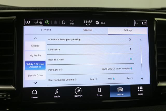 Used 2023 Chrysler Pacifica Touring-L FWD image 26