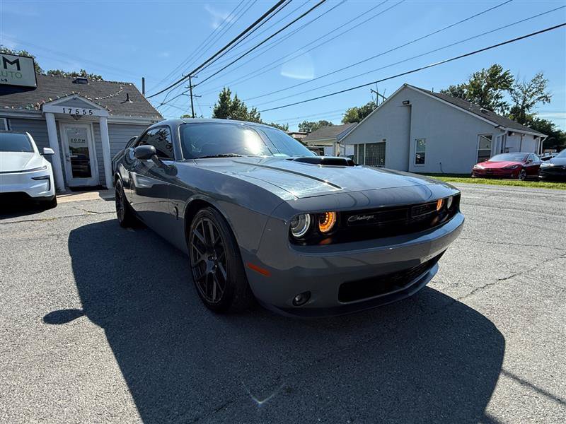 Used 2017 Dodge Challenger R/T RWD image 6