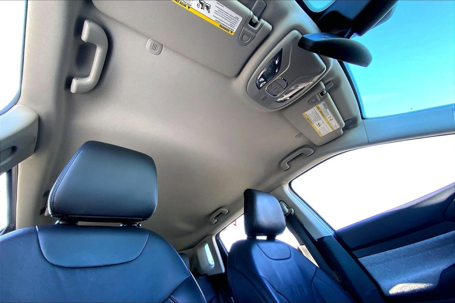 Certified 2022 Jeep Compass Latitude image 12