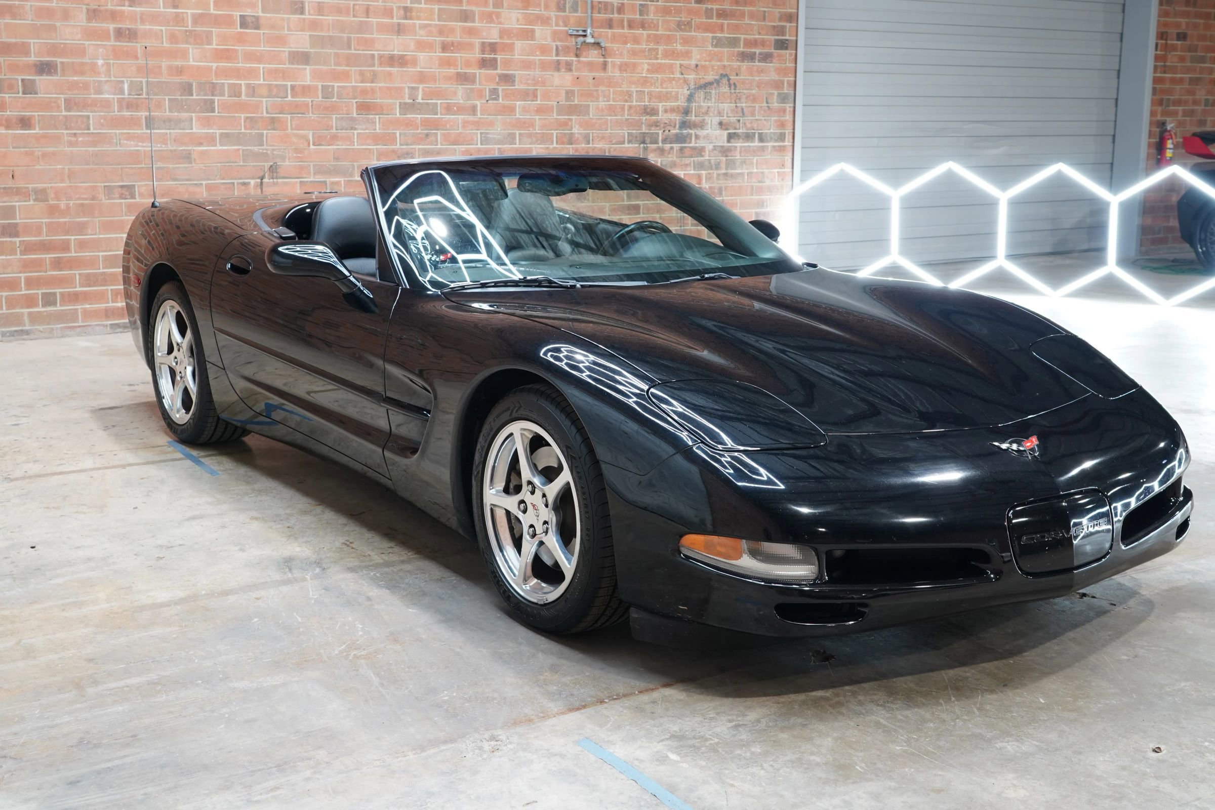 Used 2004 Chevrolet Corvette Convertible w/ Preferred Equipment Group image 2