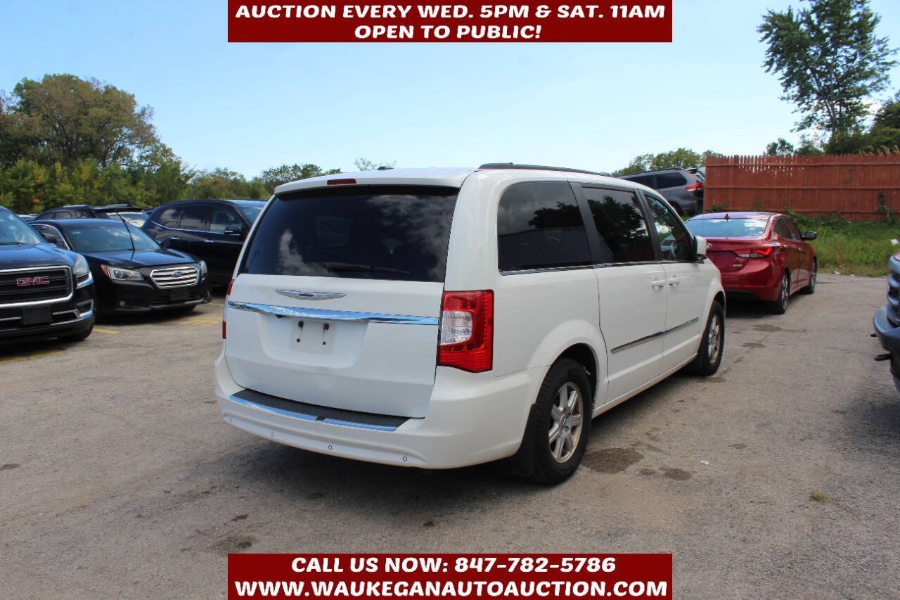 Used 2011 Chrysler Town & Country Touring FWD image 3