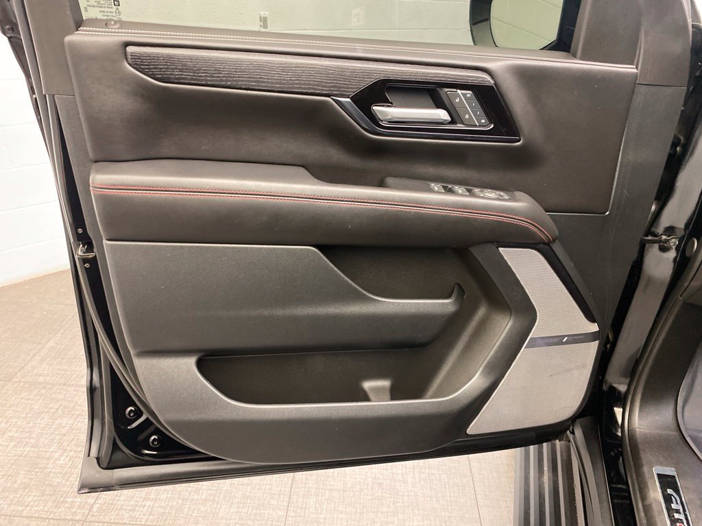 Used 2025 GMC Yukon AT4 Ultimate w/ LPO, Floor Liner Package AWD/4WD image 21