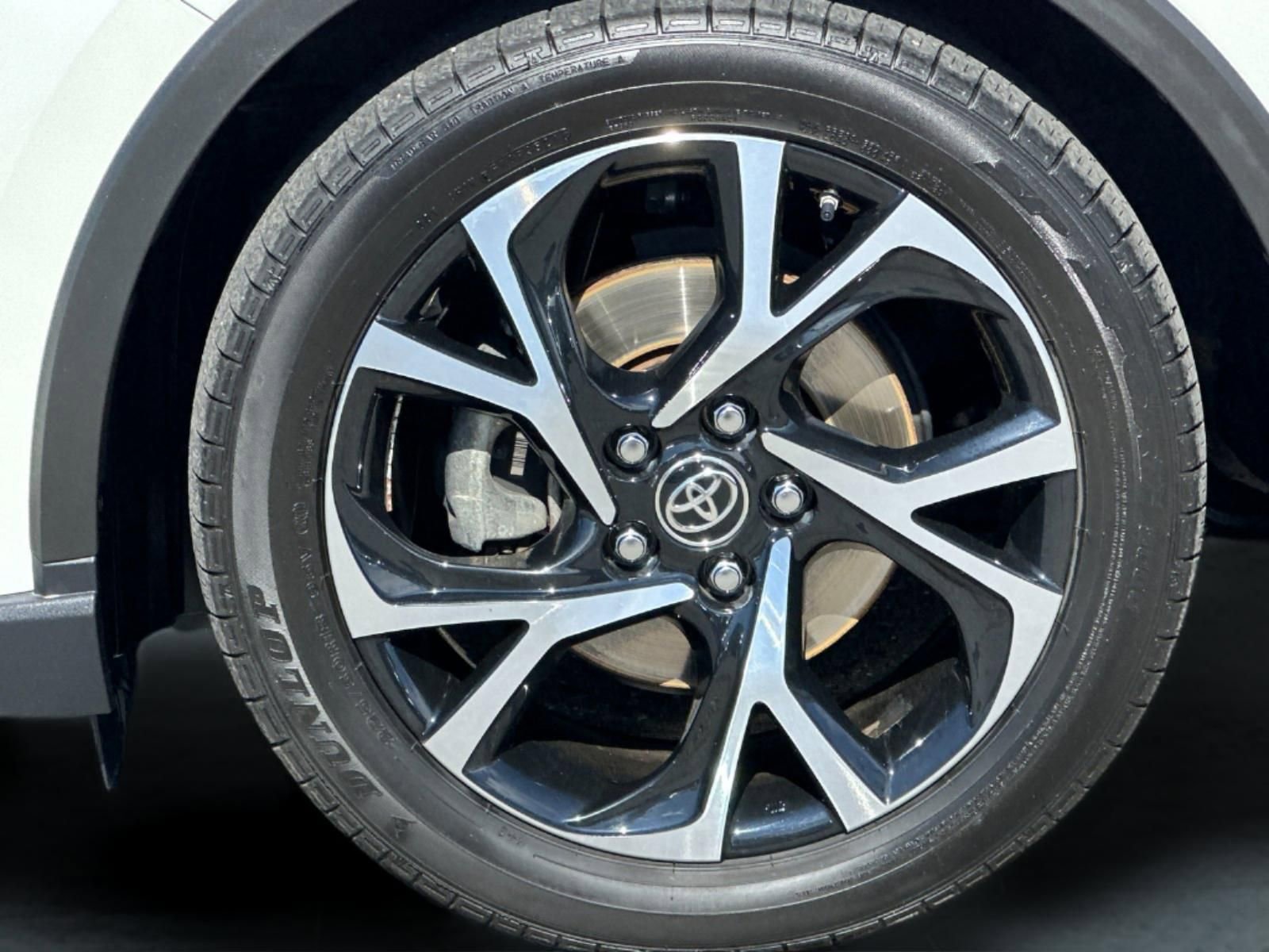 Used 2021 Toyota C-HR XLE image 25