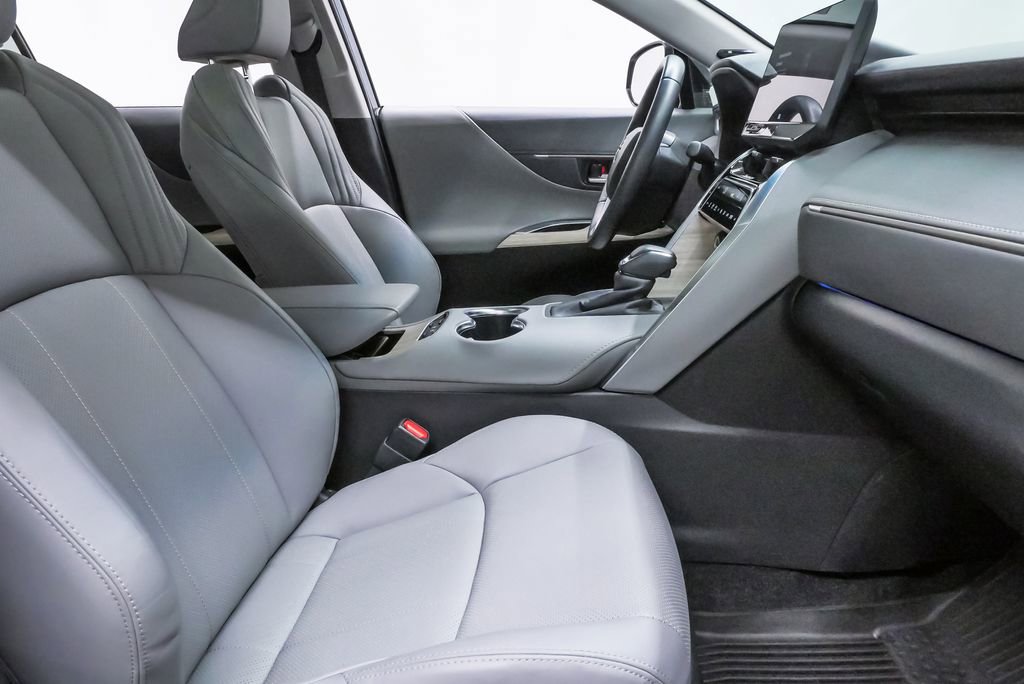 Used 2023 Toyota Venza Limited AWD/4WD image 14