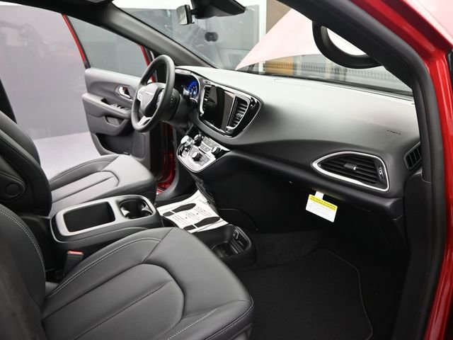 New 2026 Chrysler Voyager LX image 23