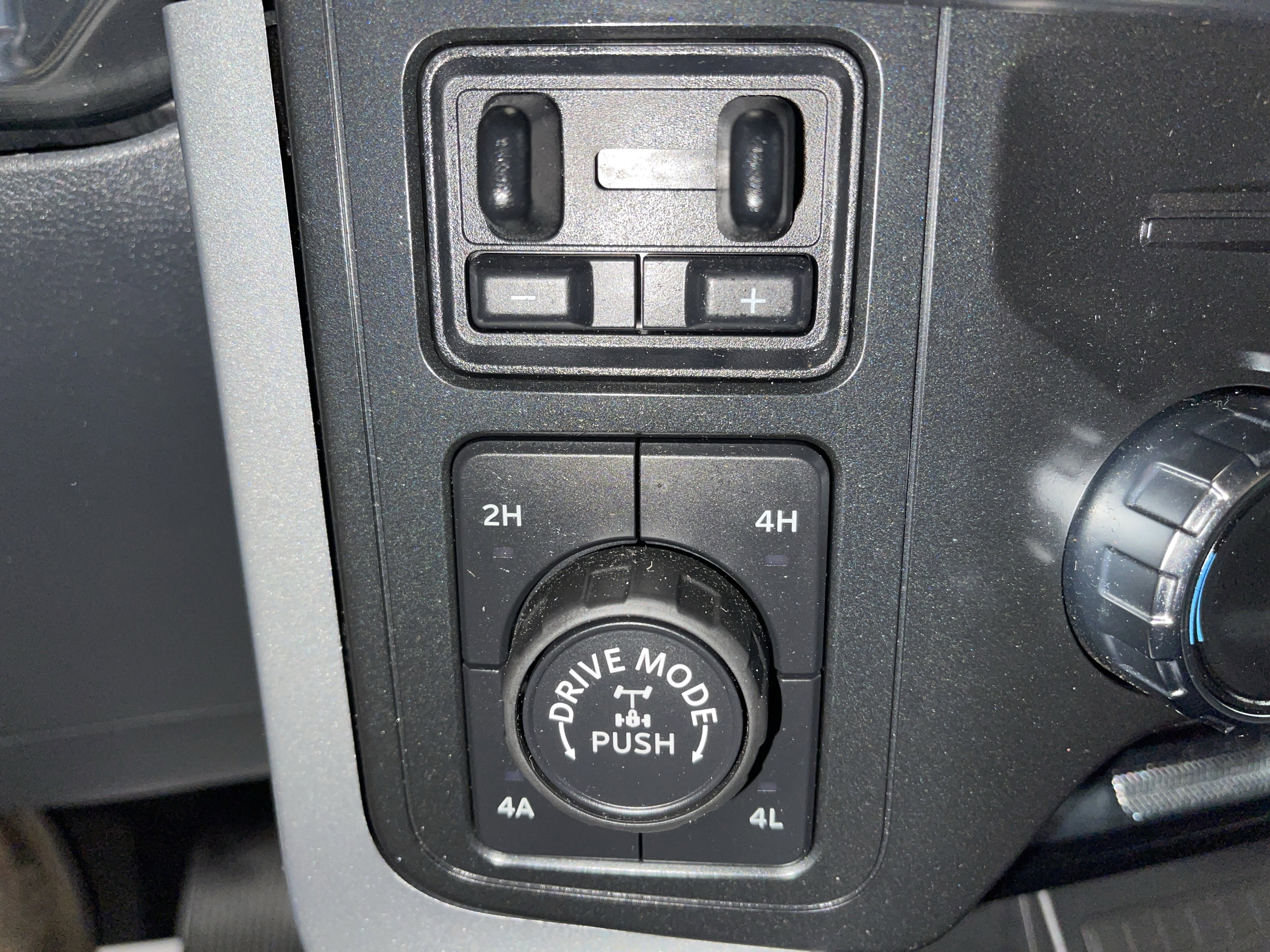 Used 2022 Ford F150 Lariat w/ Bed Utility Package image 29