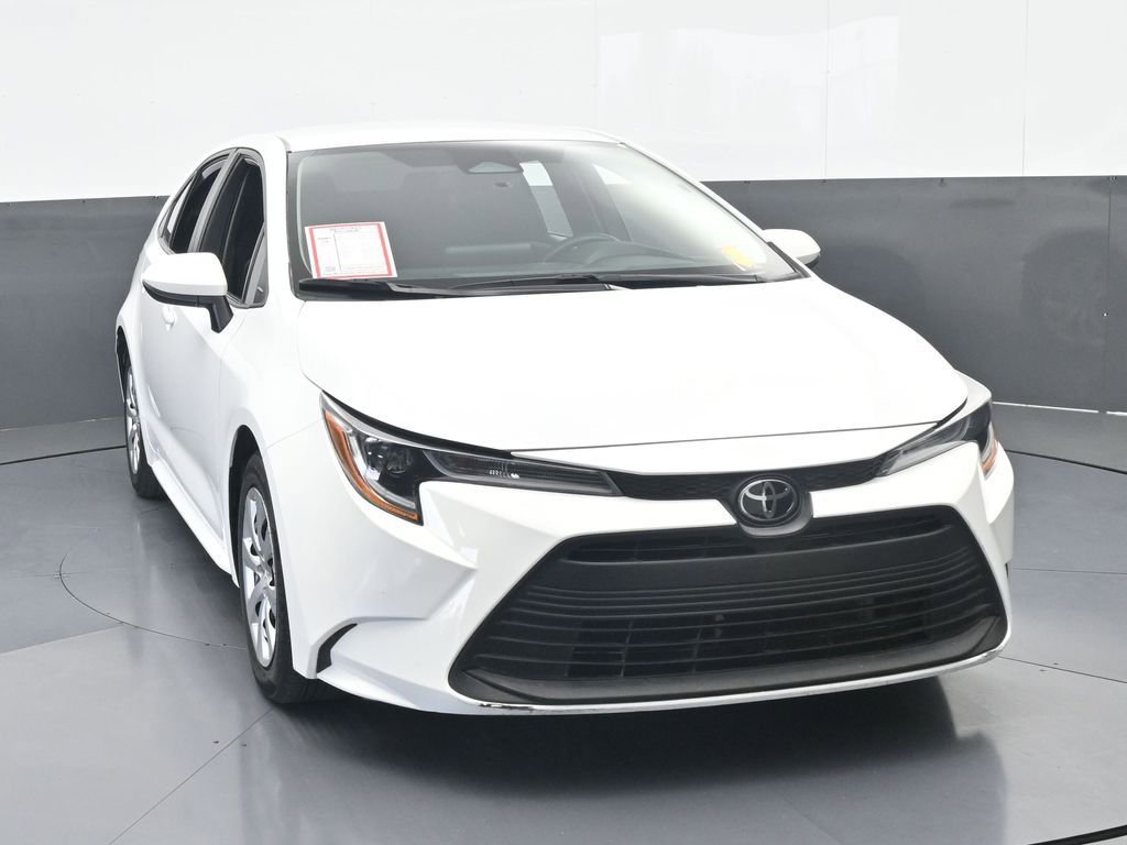 Used 2023 Toyota Corolla LE image 9