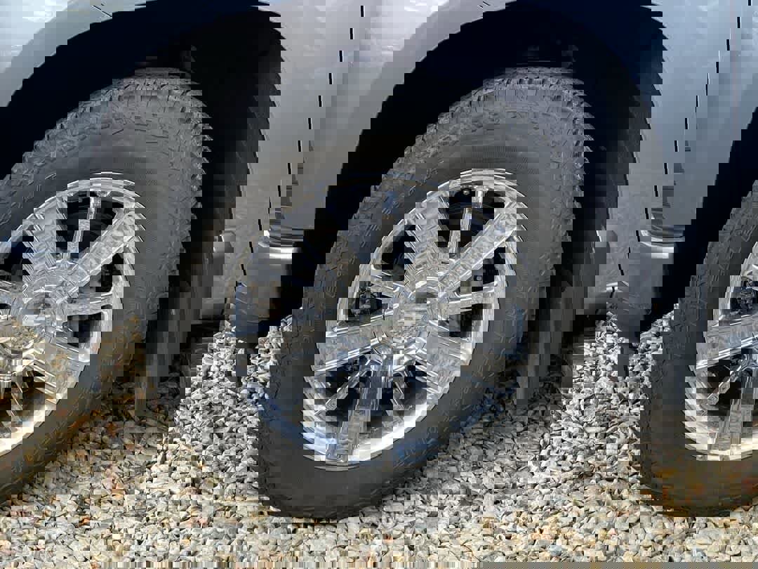 Used 2019 Chevrolet Silverado 1500 High Country image 13